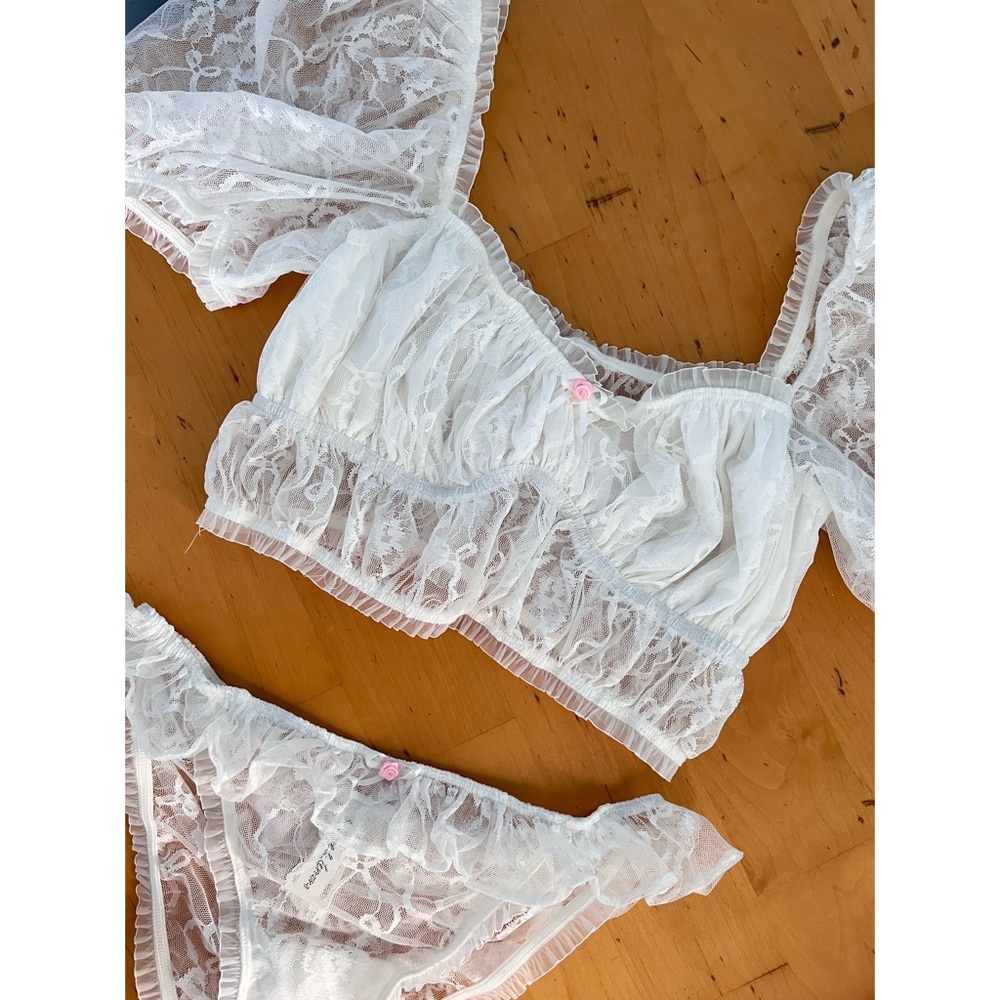 NWOT Victoria’s Secret cute lingerie set